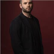 Insegnante di composizione musicale per film e media, produzione musicale teoria, arrangiamento, chitarra contemporanea